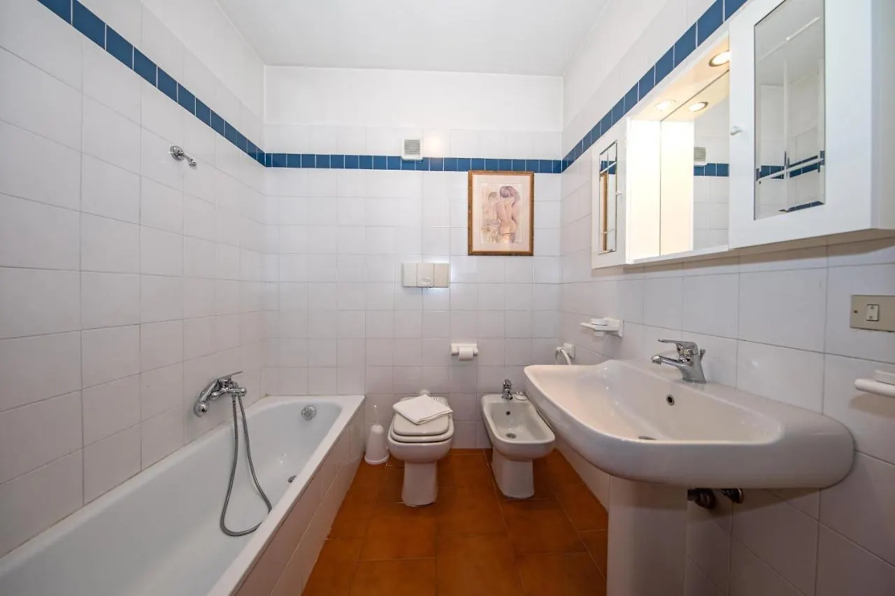 Residence Edera 18 By Wonderful Italy Polpenazze del Garda 0*,  Italia